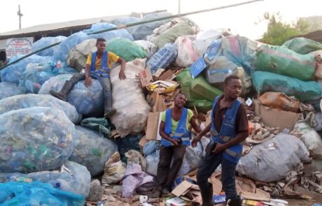 Sana Mare Team am Sammelplatz Sana Mare Müllsammelplatz in Mombasa